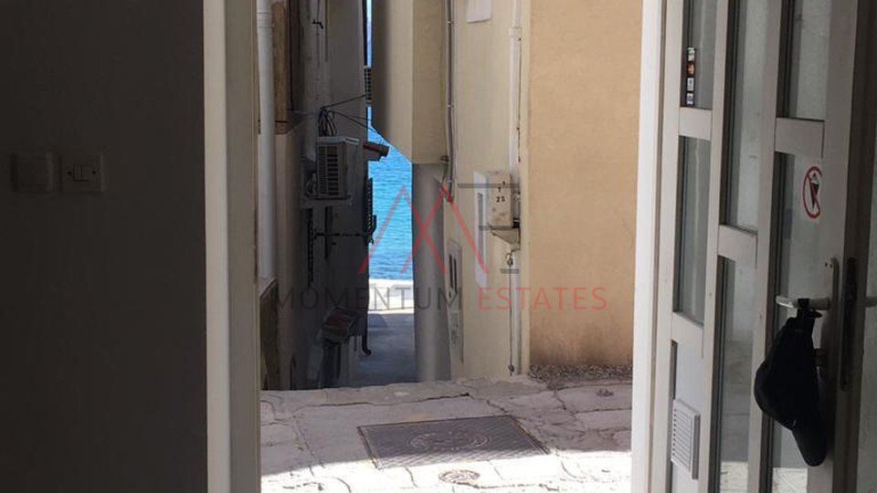 Commercial Property, 22 m2, For Rent, Baška