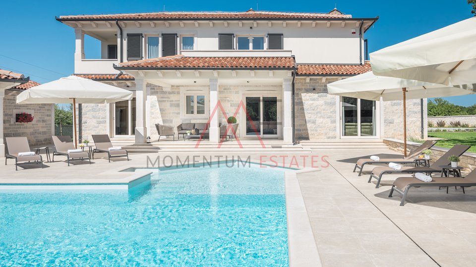 Tinjan, incredible luxurious villa with pool