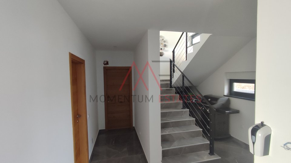 Hiša, 220 m2, Prodaja, Crikvenica