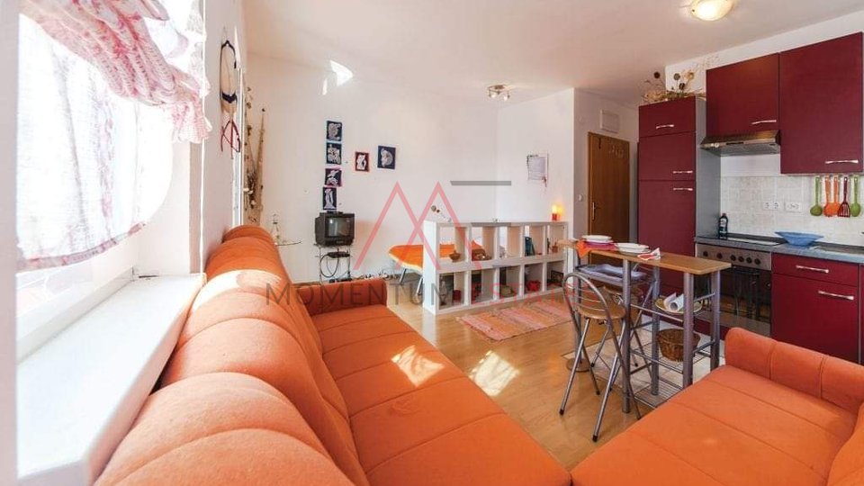 Apartment, 32 m2, For Rent, Novi Vinodolski