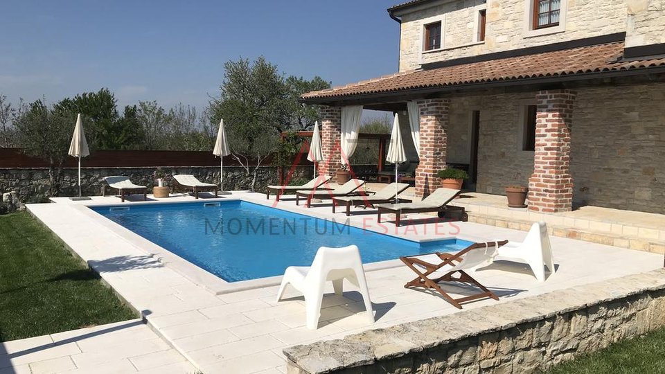 Rustic villa with pool in Istria