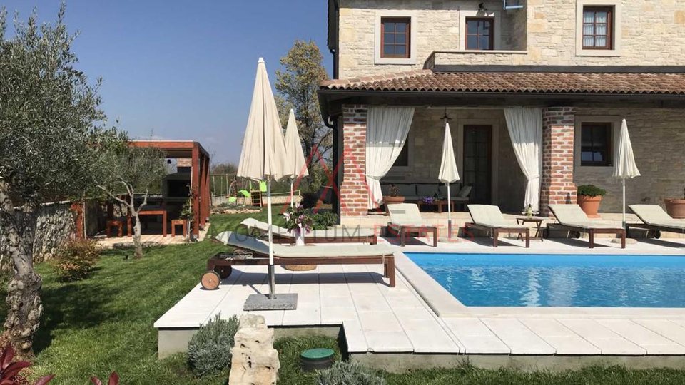 Rustic villa with pool in Istria
